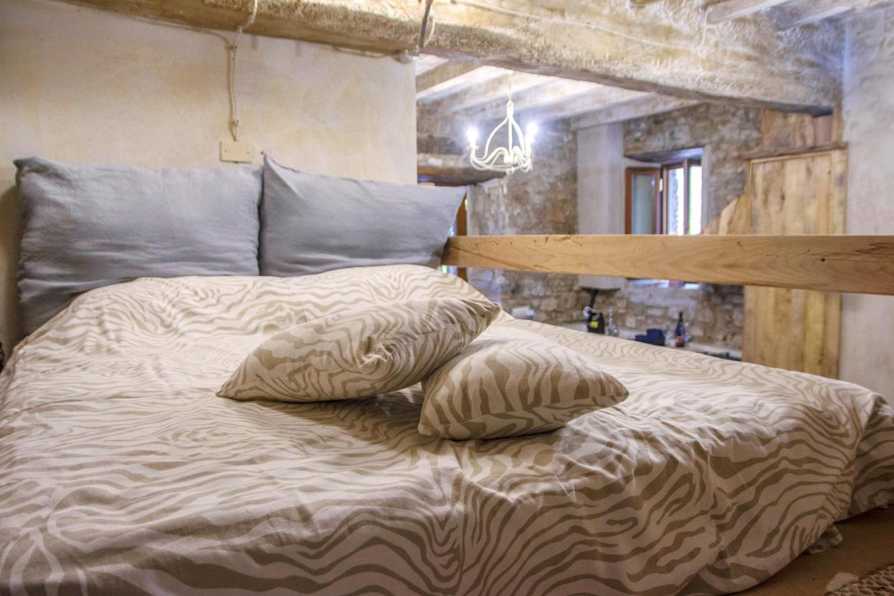 Appartamento Il Nido Di Matilde _Monolocale Design Sul Fiume_ Rossena Esterno foto