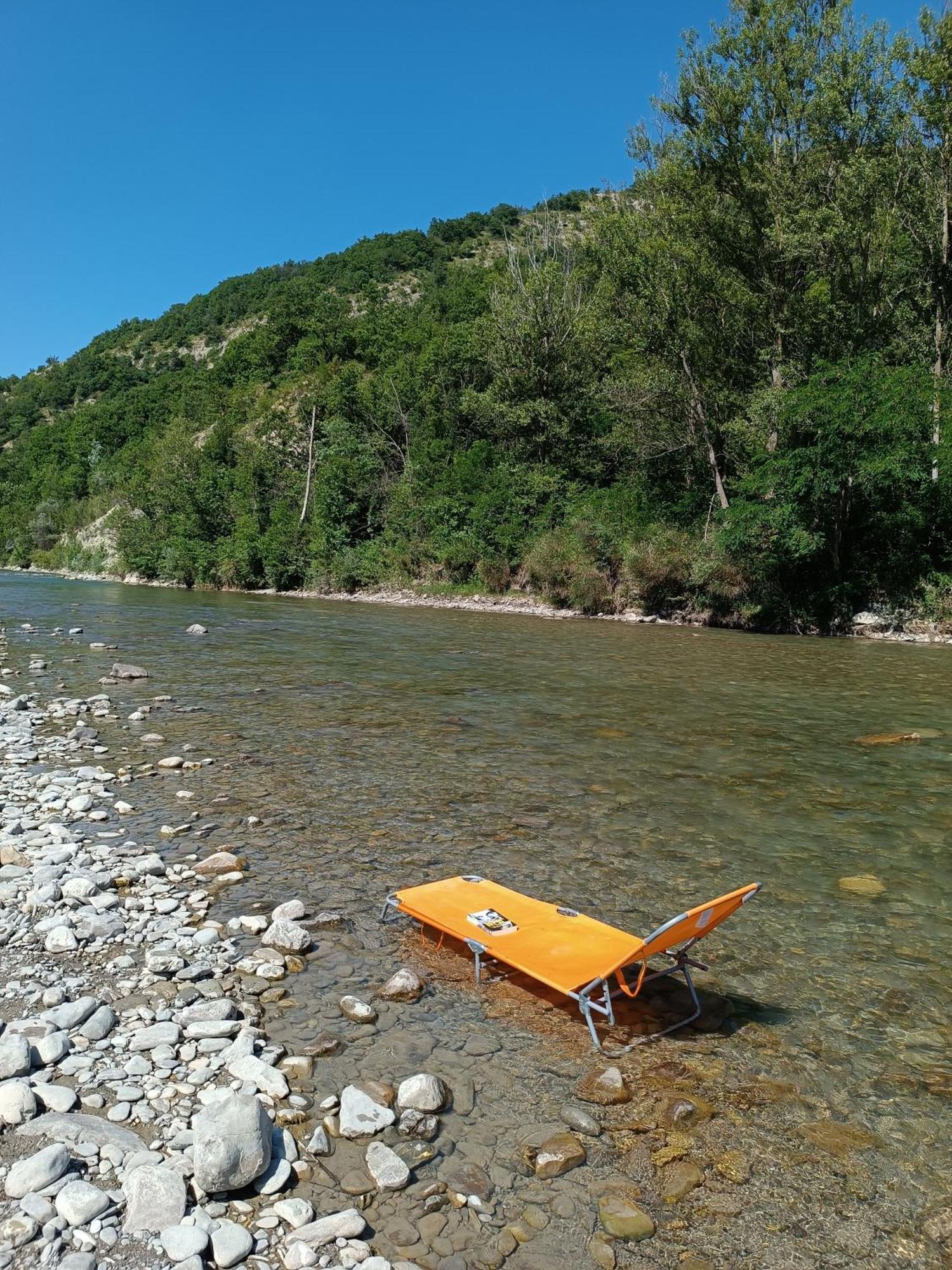 Appartamento Il Nido Di Matilde _Monolocale Design Sul Fiume_ Rossena Esterno foto