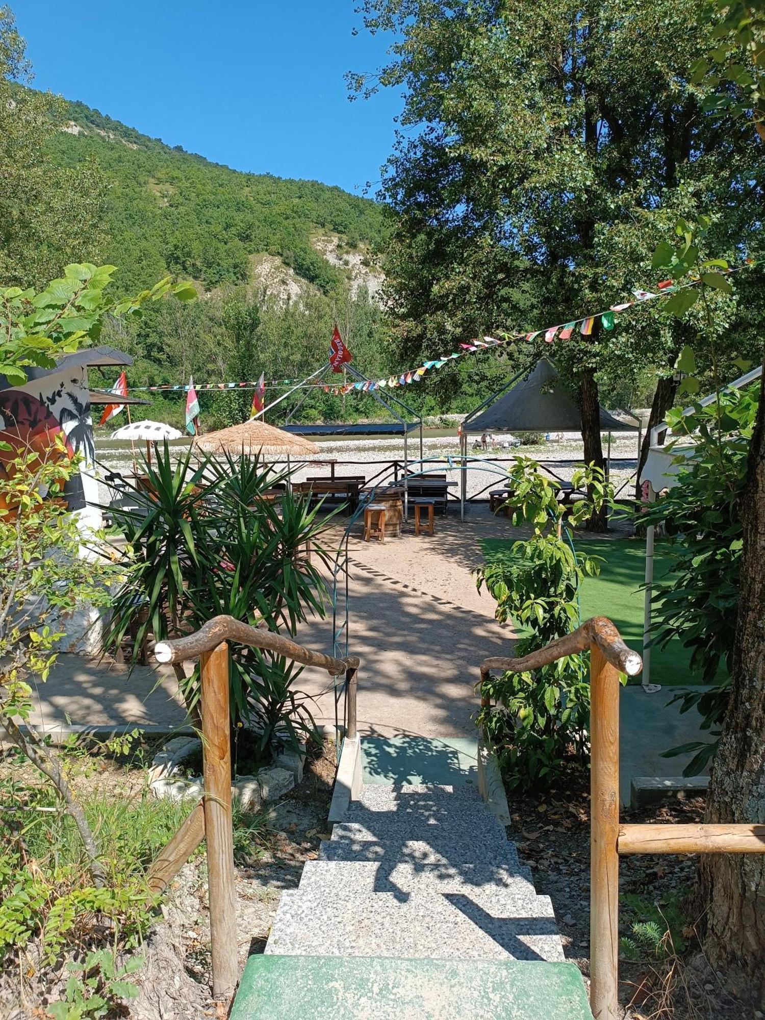 Appartamento Il Nido Di Matilde _Monolocale Design Sul Fiume_ Rossena Esterno foto