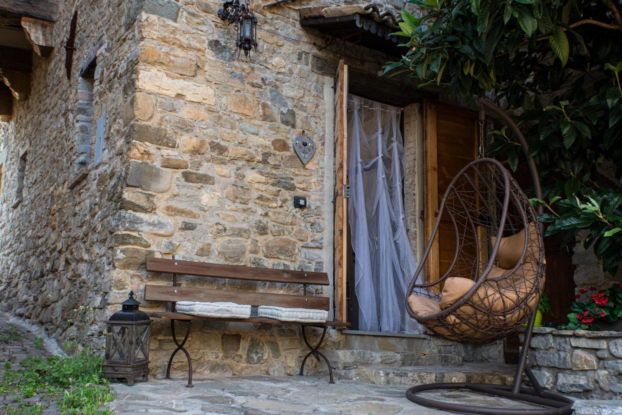 Appartamento Il Nido Di Matilde _Monolocale Design Sul Fiume_ Rossena Esterno foto